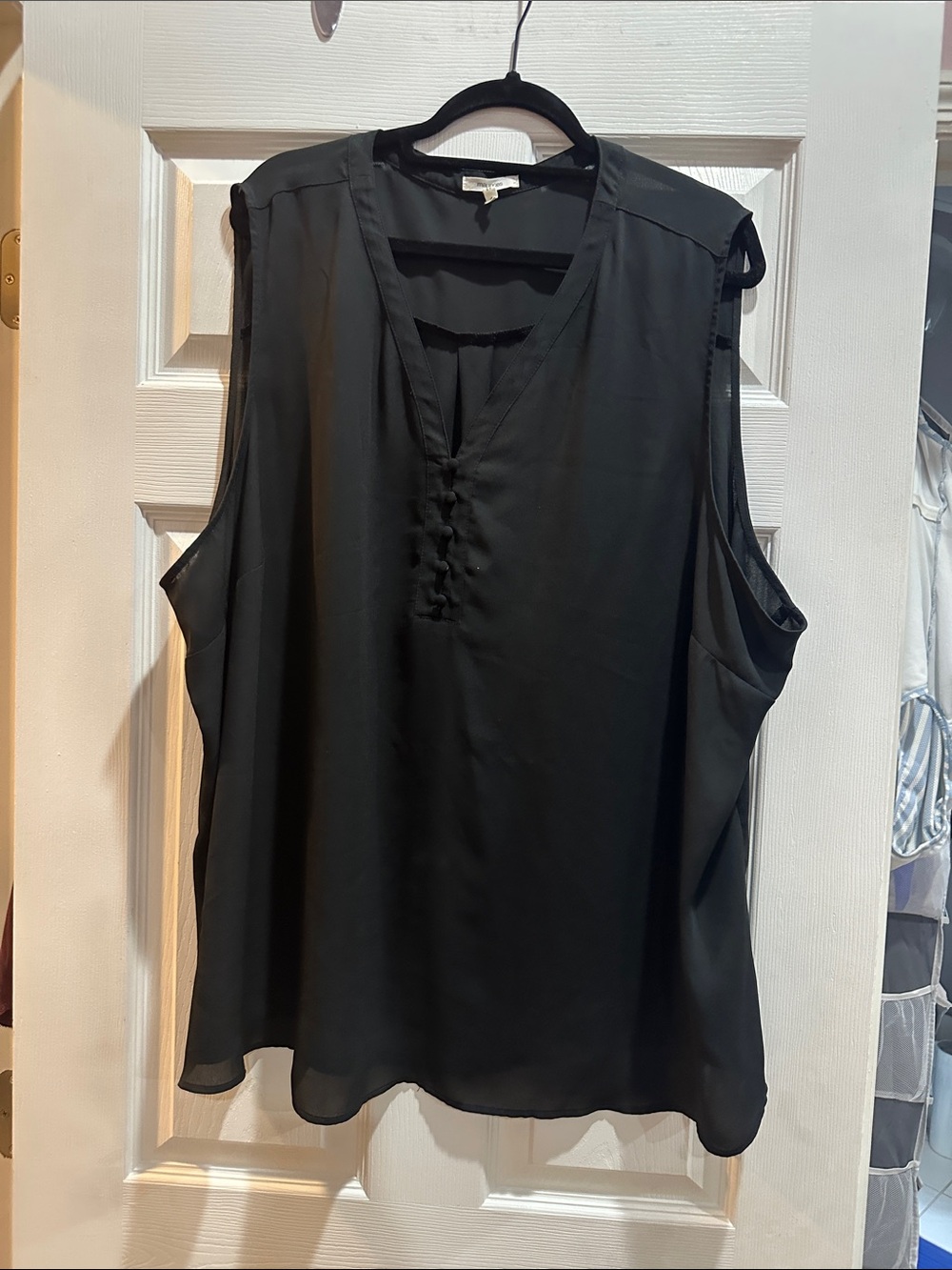 Women's Black Sleeveless V-Neck Camisole with Button Placket